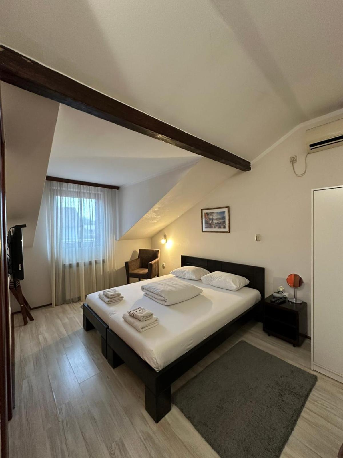 Apartments & Accommodation Stojic Novi Sad Rom bilde